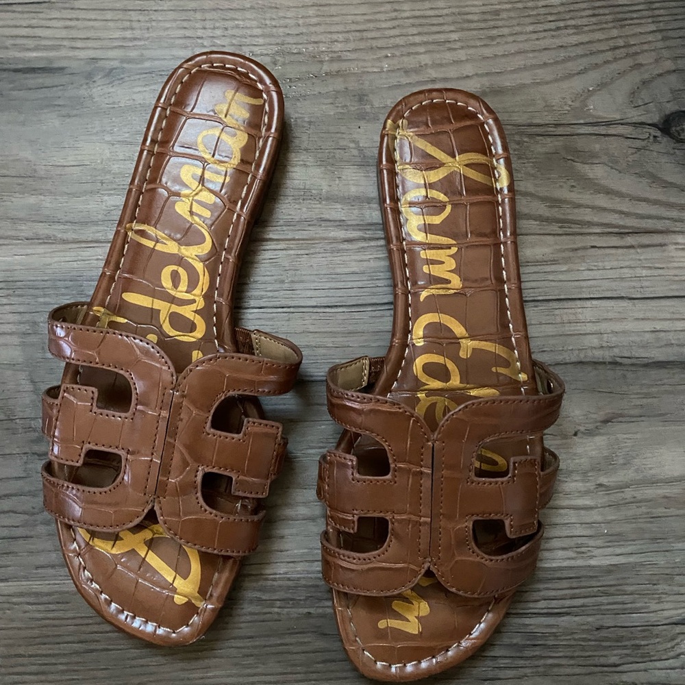 Sam Edelman Bay Cutout
Slide Sandal